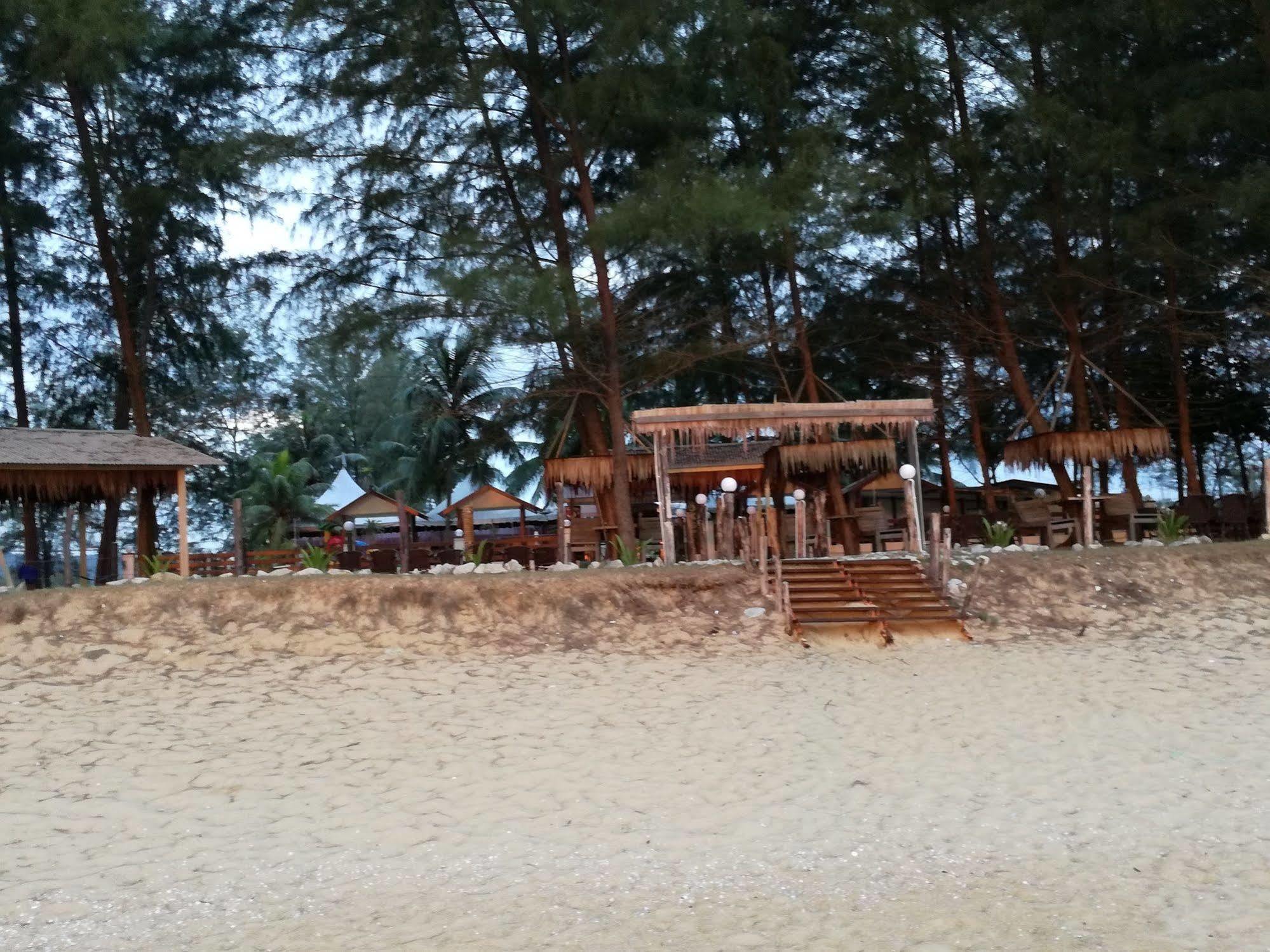 Al Safina Kijal Beach Resort Esterno foto